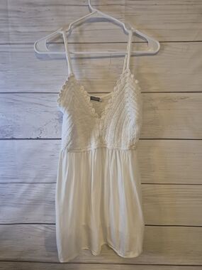EARTHBOUND Cream Crochet Bust Tank Top